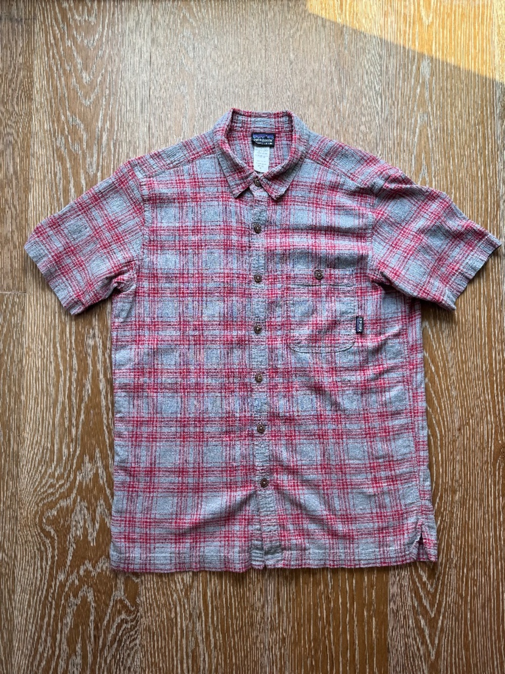 Patagonia - Men's Short Sleeve Shirt - Organic Cotton - Size Medium
